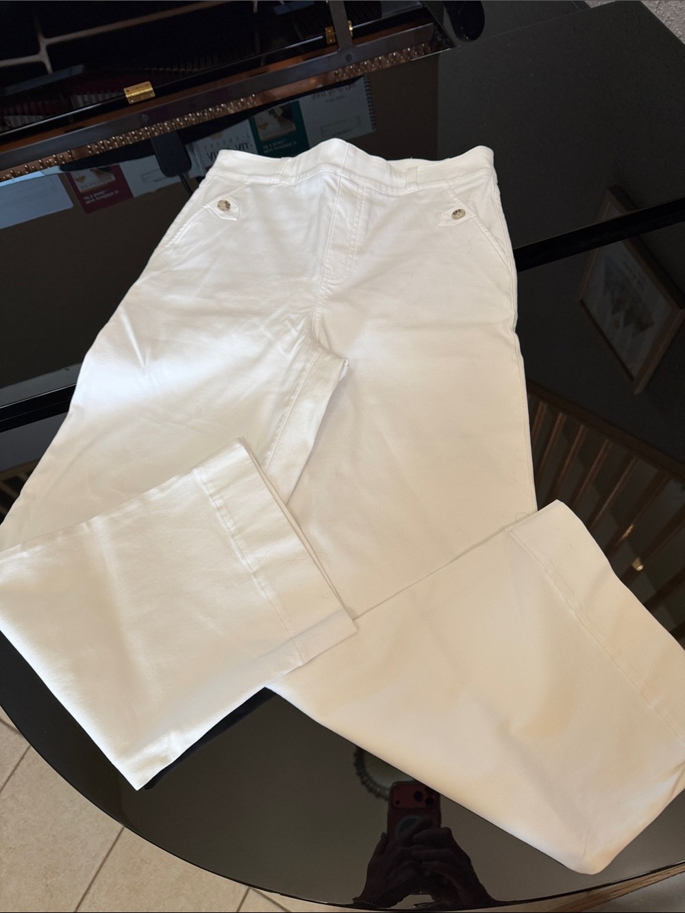 Spanx Classic White Women's cropped Pants - never worn